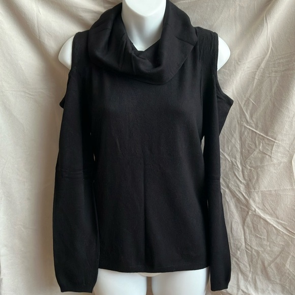 Buffalo | Cold Shoulder Sweater - Picture 8 of 8